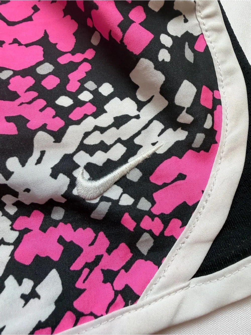 Nike Dri-FIT Women’s Running Shorts Size Large Pink Black Athletic